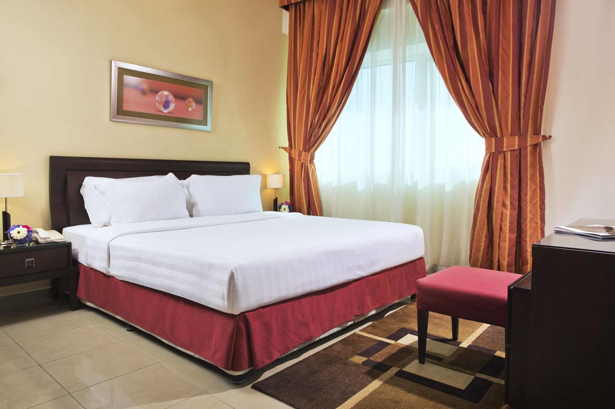 Time Crystal Hotel Apartment Dubai Exterior photo