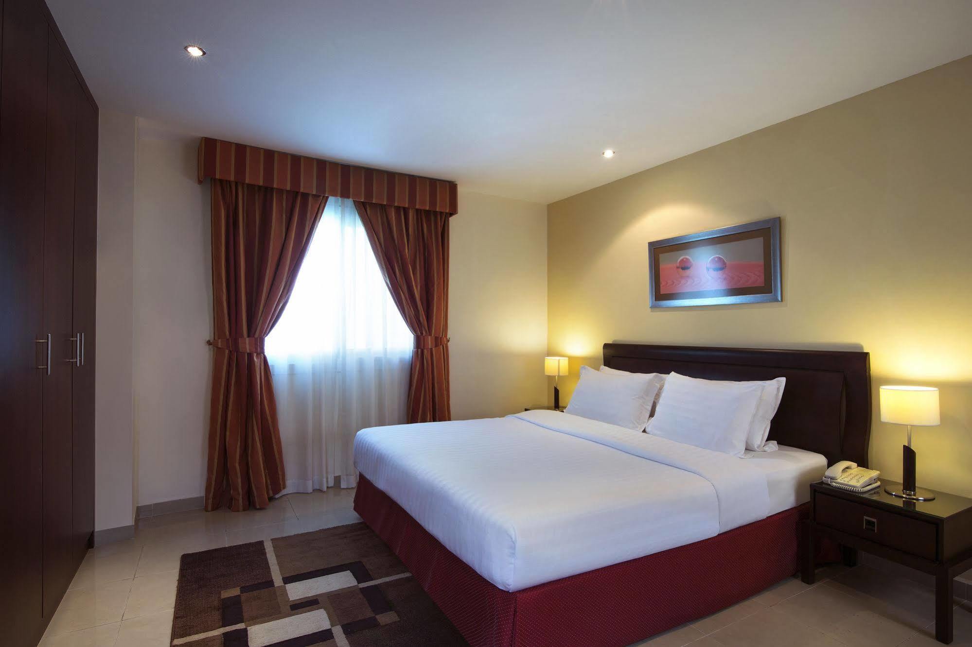 Time Crystal Hotel Apartment Dubai Exterior photo